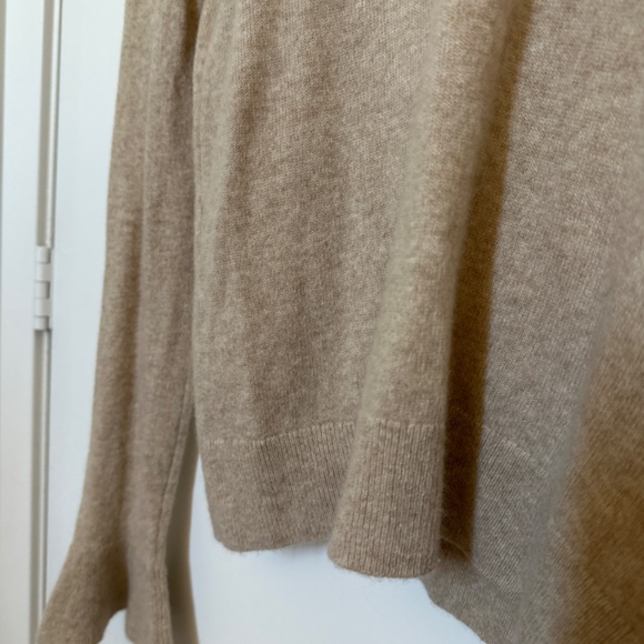 Club Monaco beige cashmere sweater - Picture 2 of 3